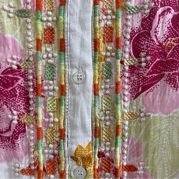 Magazine pink floral cream button up embroidered blouse - Picture 7 of 9